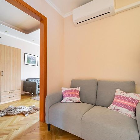 B48 Bigflat - Kenyelem 130 M2 En Βίλα Törökbálint Εξωτερικό φωτογραφία