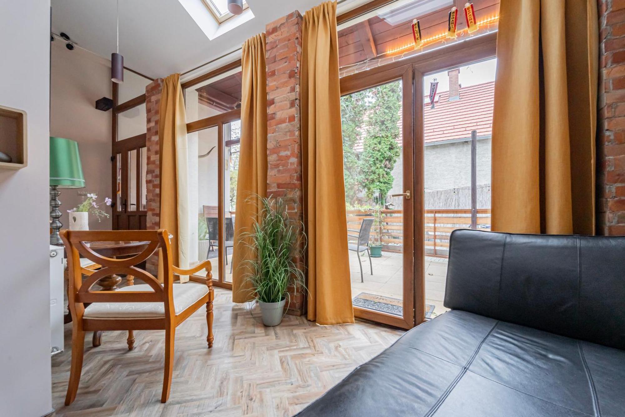 B48 Bigflat - Kenyelem 130 M2 En Βίλα Törökbálint Εξωτερικό φωτογραφία